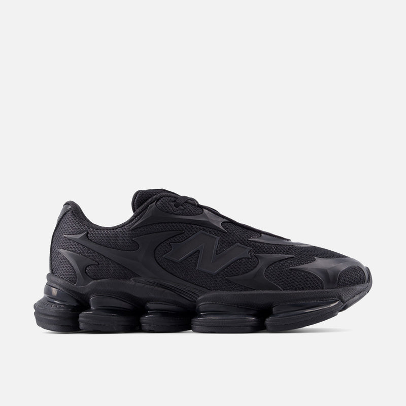 New Balance 1000 Series Triple Black Mesh Running Sneakers